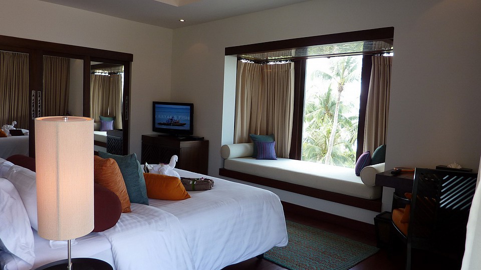 Deluxe Sea View Suite